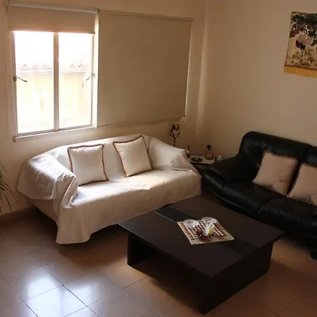Downtown Ledras Apartament